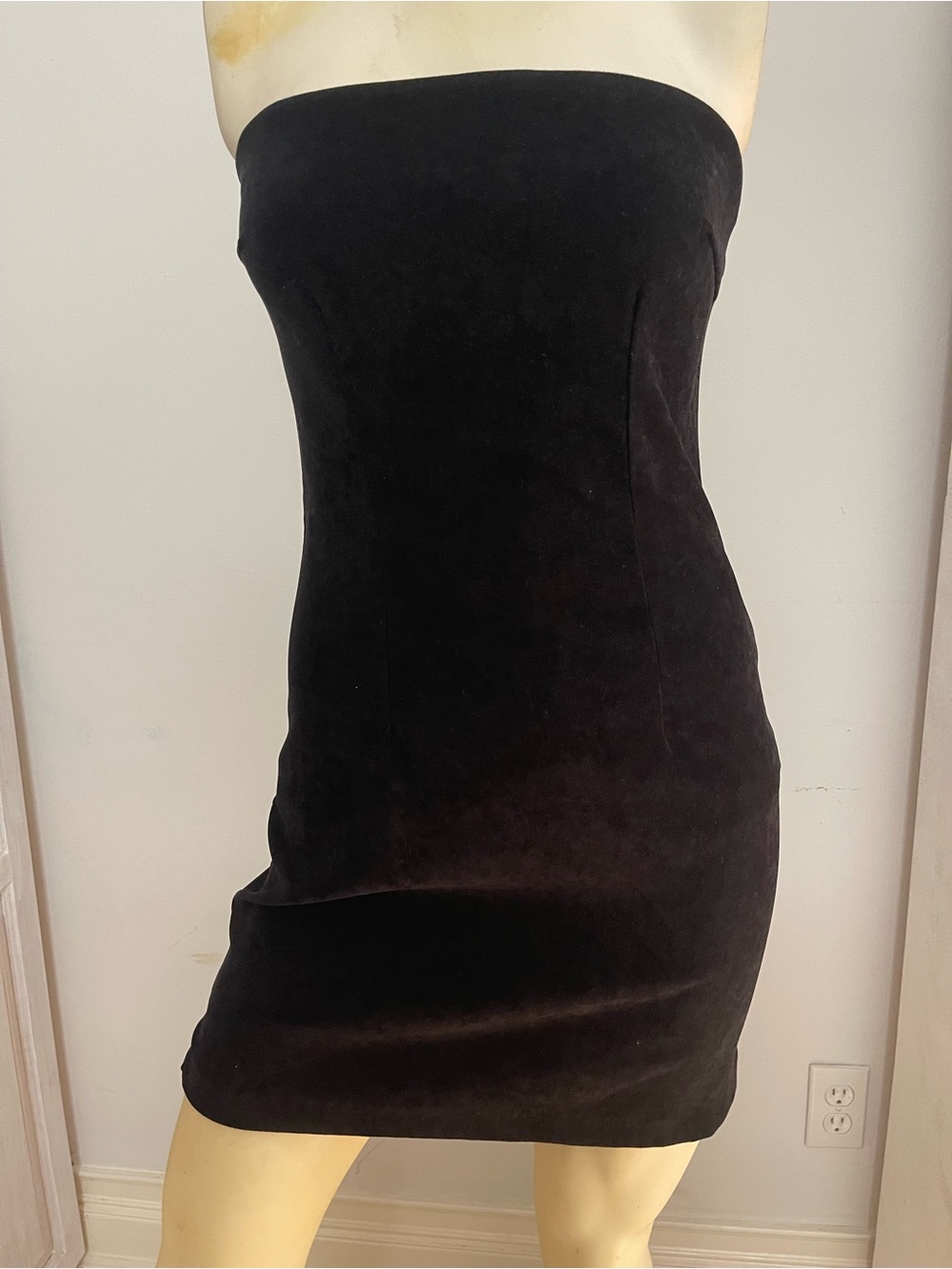 LITTLE BLACK DRESS STRAPLESS BY I.L.U. COMPANY ,FAUX SUEDE,SIZE 5 
NEW NO TAGS